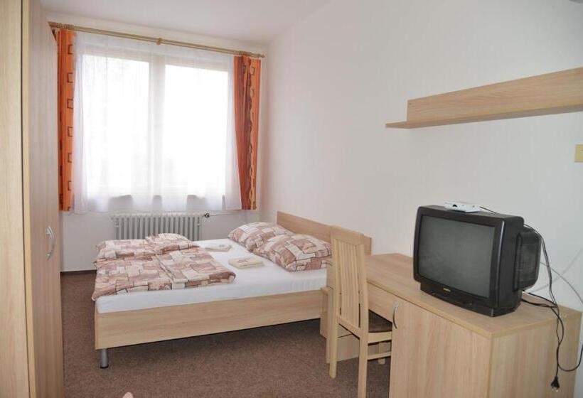 بنسيون Zimní Stadion Tábor