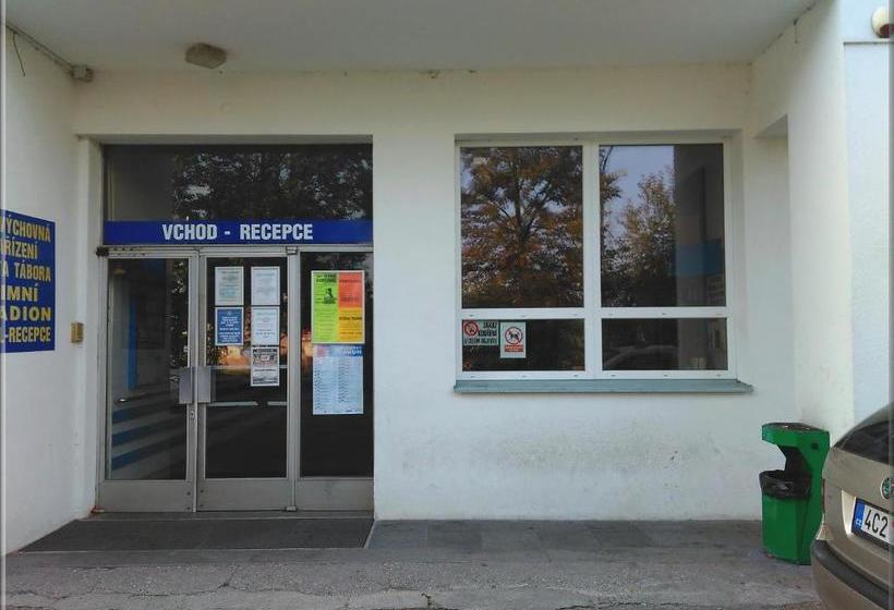 بنسيون Zimní Stadion Tábor