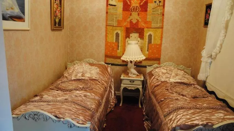 Retkeilymaja Li Luostarin Puutarha