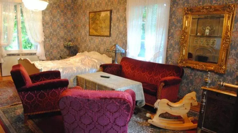 Retkeilymaja Li Luostarin Puutarha