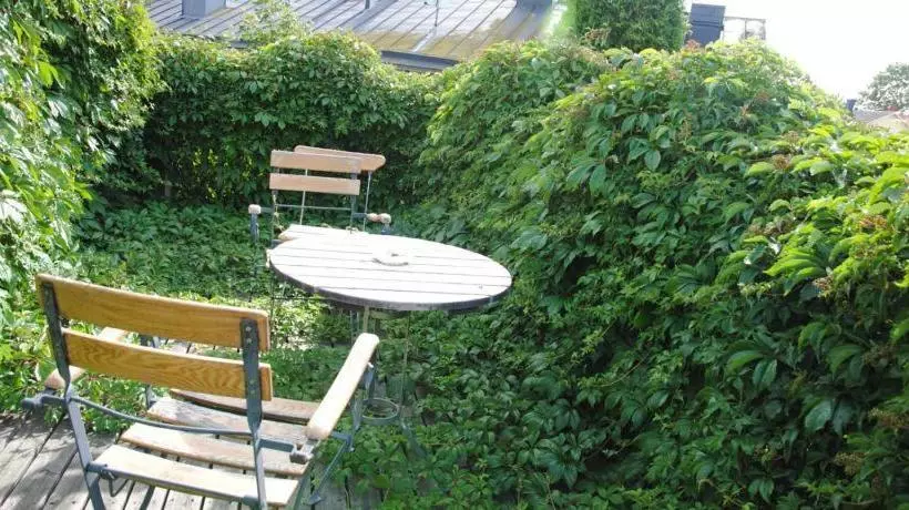 Retkeilymaja Li Luostarin Puutarha