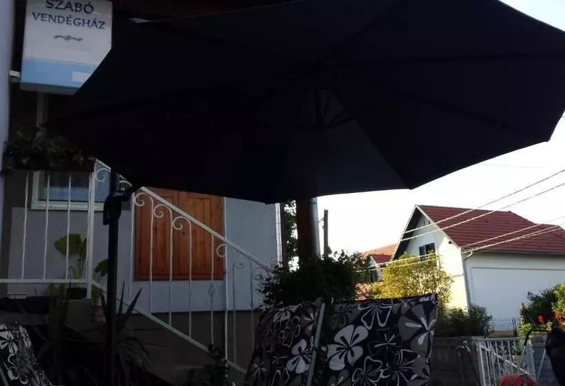 ペンション Szabó Vendégház