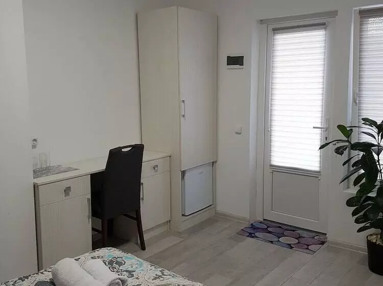Retkeilymaja Apartments Like