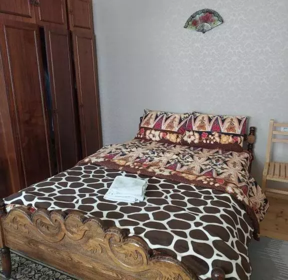 پانسیون Guest House Lela Rezo