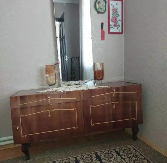 پانسیون Guest House Lela Rezo