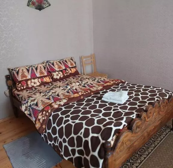 پانسیون Guest House Lela Rezo