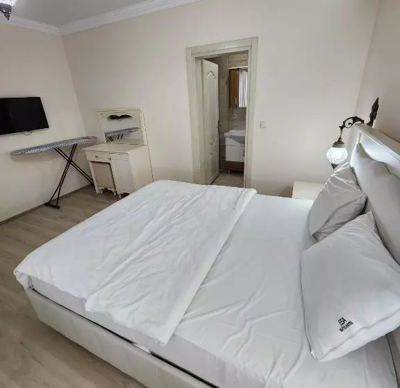 Esa Suite