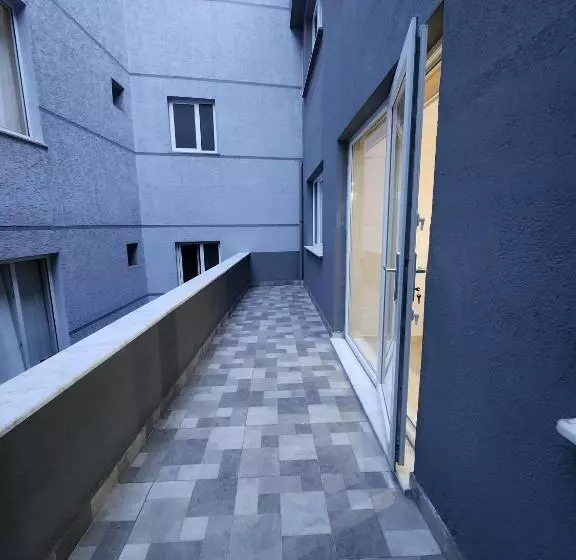 Esa Suite