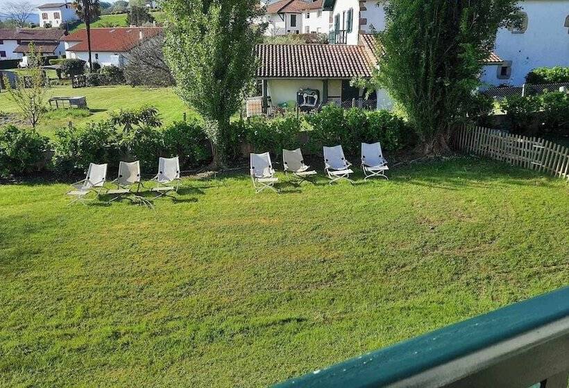 בית מלון כפרי Mendionde