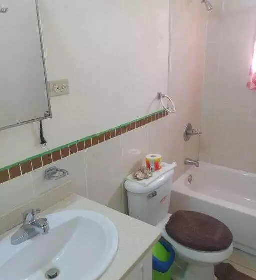 پانسیون Cheerful 2 Bedroom Home In Falmouth Garden