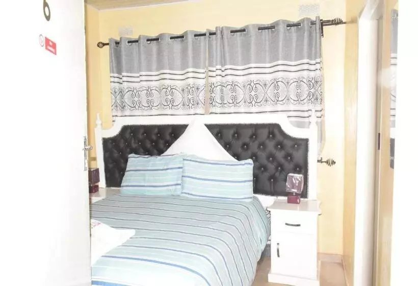 پانسیون Crown Inn Guest House