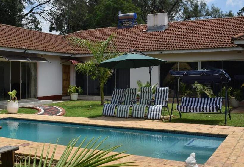 پانسیون Crown Inn Guest House