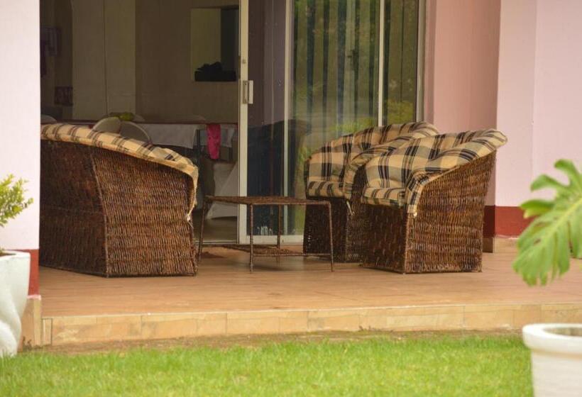 پانسیون Crown Inn Guest House