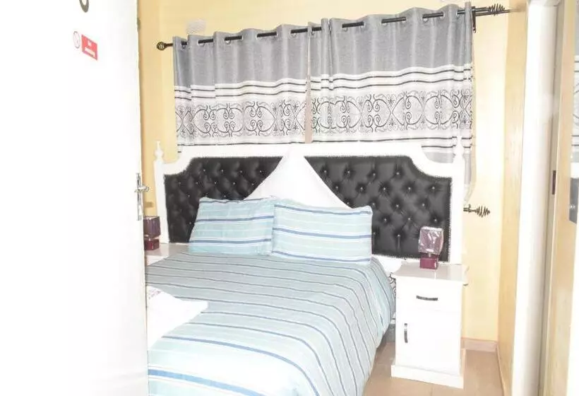 پانسیون Crown Inn Guest House