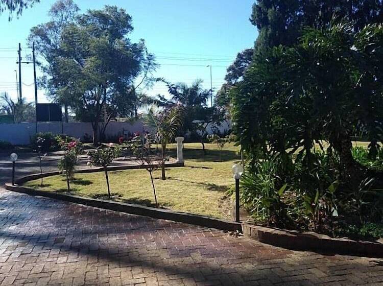 پانسیون Crown Inn Guest House