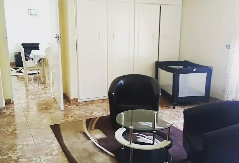 پانسیون Crown Inn Guest House