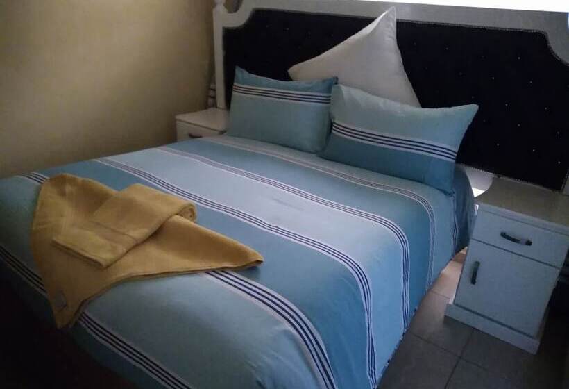 پانسیون Crown Inn Guest House