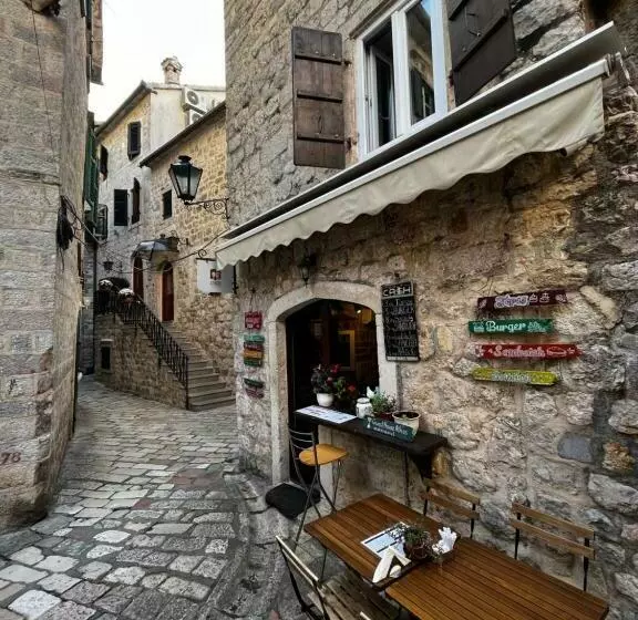 پانسیون Guesthouse Athos