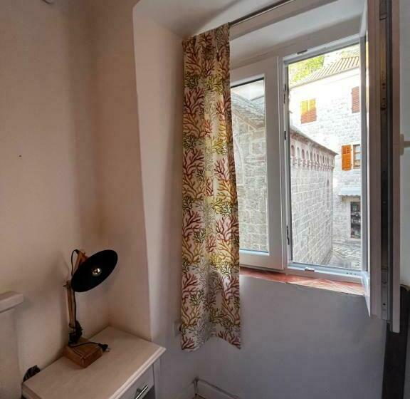 پانسیون Guesthouse Athos