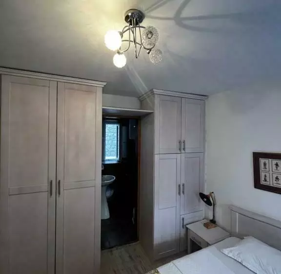 پانسیون Guesthouse Athos