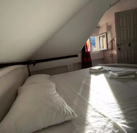 پانسیون Guesthouse Athos