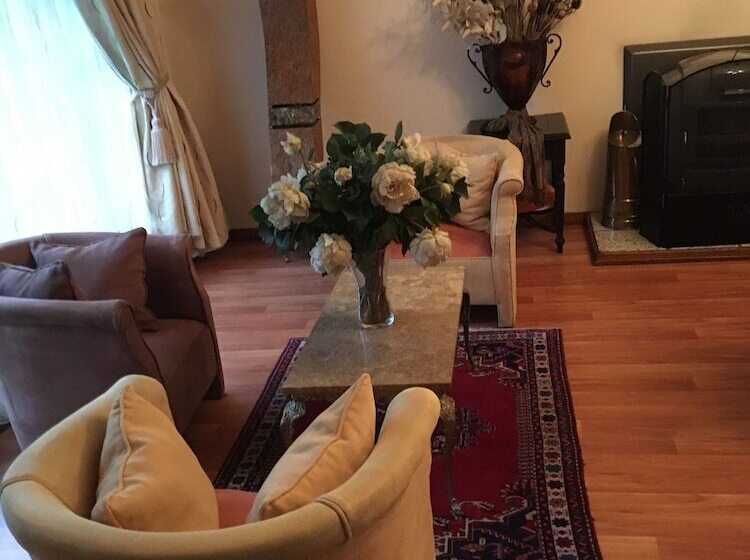 펜션 The Orchards Executive Accommodation Mp