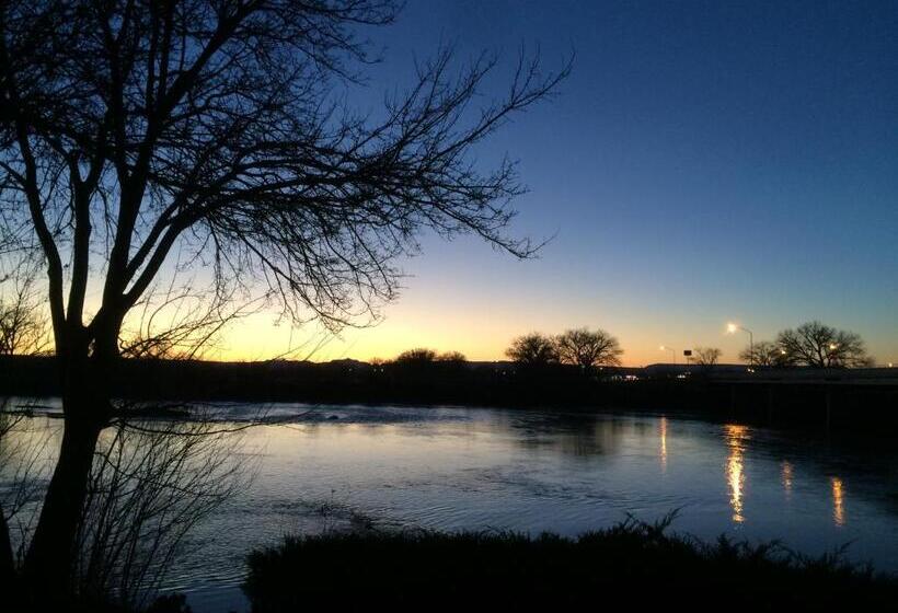 旅馆 Skyfall Guestrooms