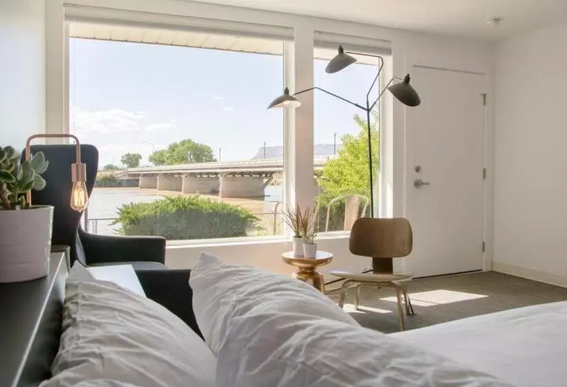 Retkeilymaja Skyfall Guestrooms