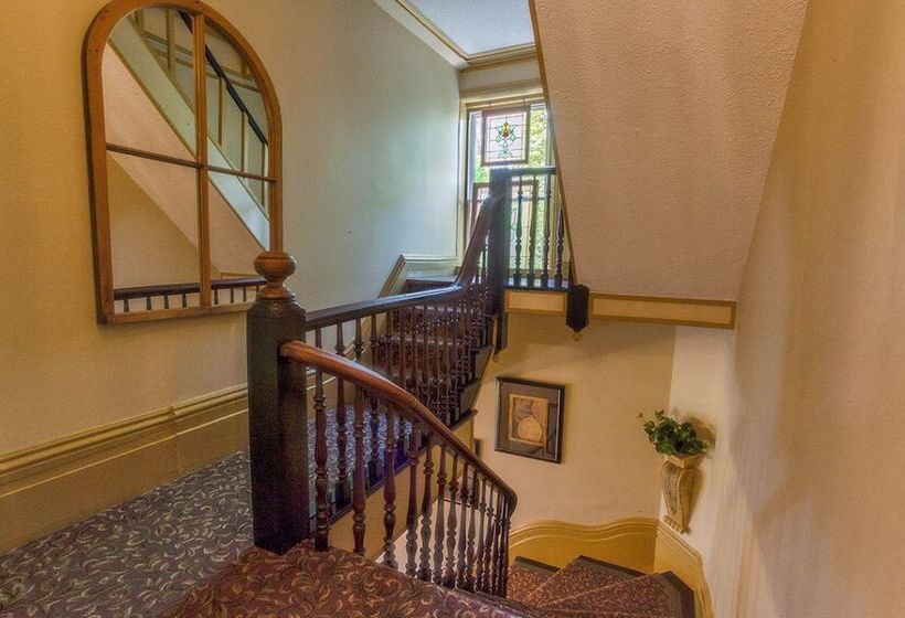 호스텔 The Woodview Inn