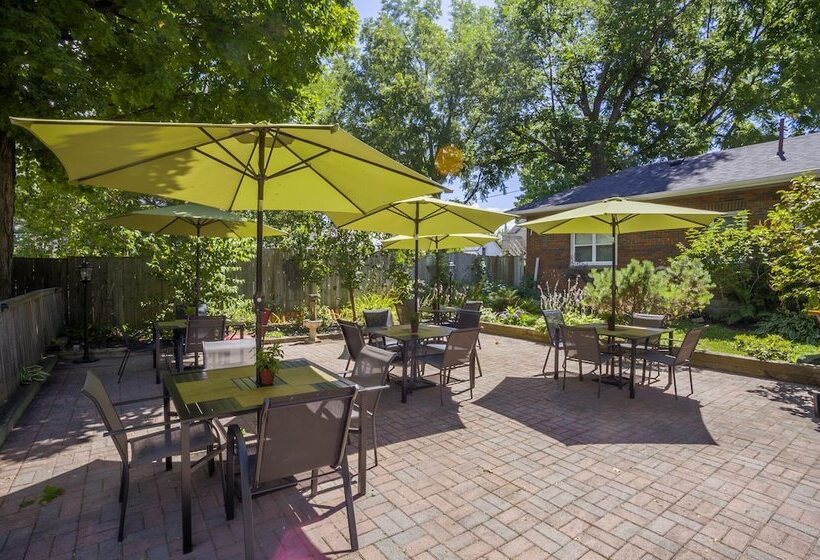 호스텔 The Woodview Inn