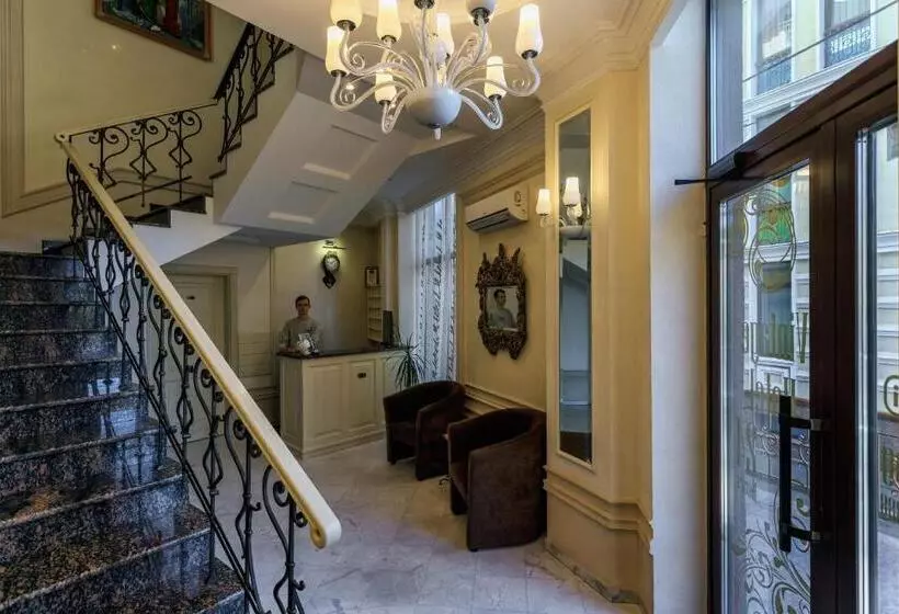 هاستل Vintage Na Bulvare