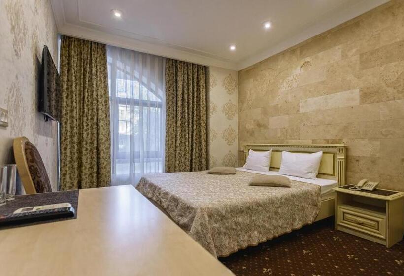 Schronisko Vintage Na Bulvare