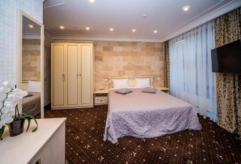 Schronisko Vintage Na Bulvare