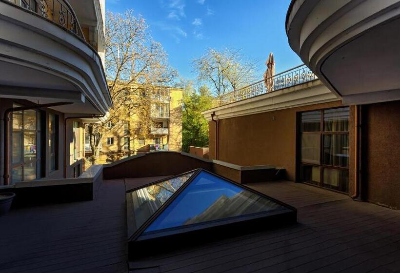 Schronisko Vintage Na Bulvare