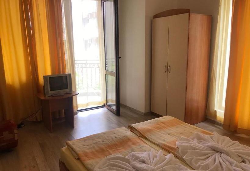 پانسیون Family Hotel Friends