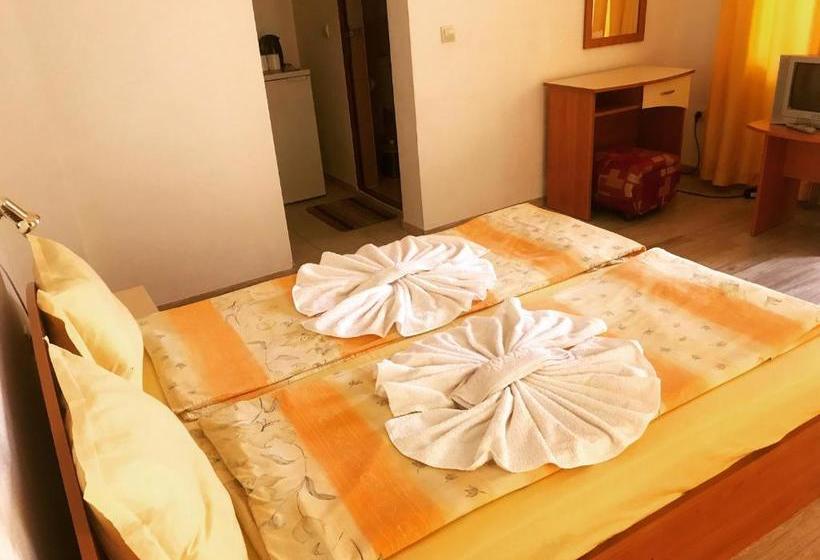 پانسیون Family Hotel Friends