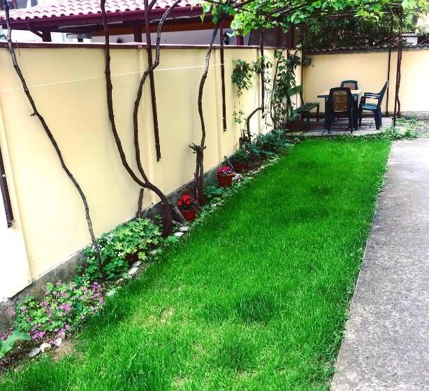 پانسیون Family Hotel Friends