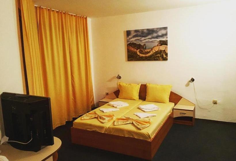 پانسیون Family Hotel Friends