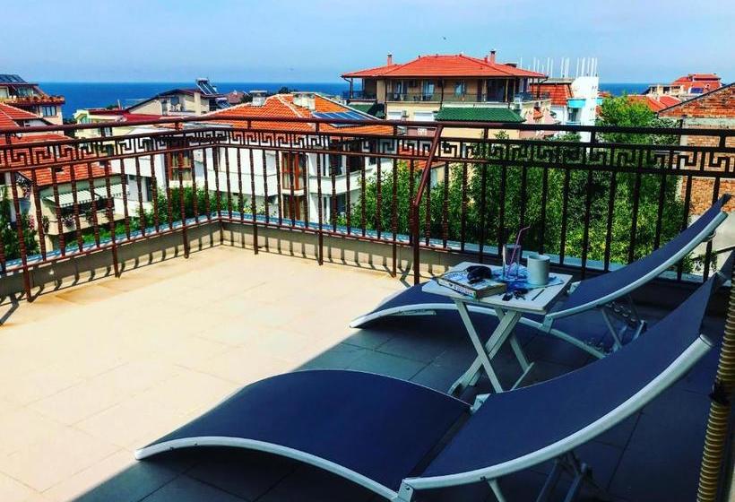 پانسیون Family Hotel Friends