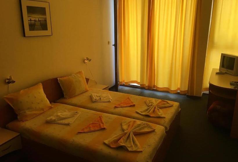 پانسیون Family Hotel Friends