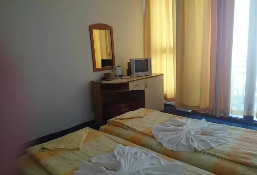 پانسیون Family Hotel Friends