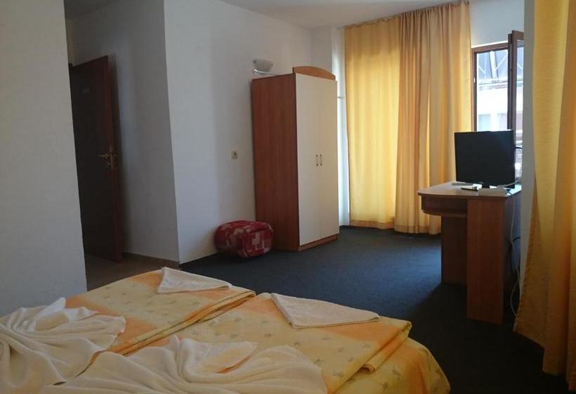 پانسیون Family Hotel Friends