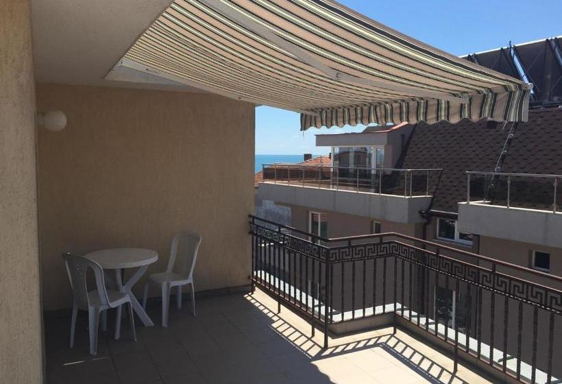 پانسیون Family Hotel Friends