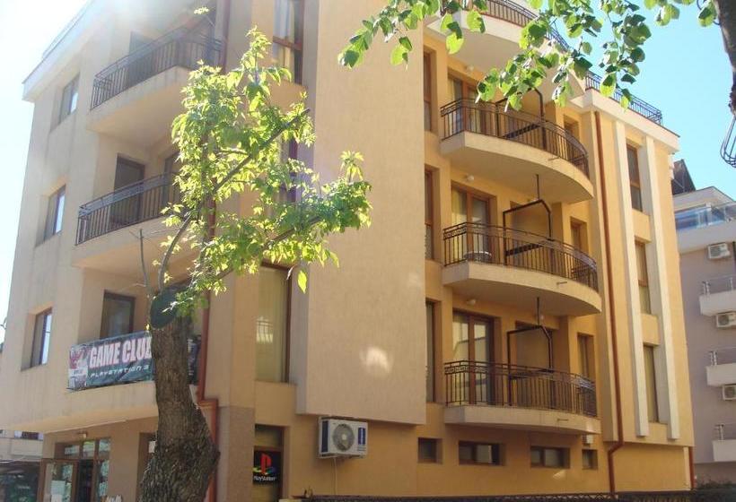 پانسیون Family Hotel Friends