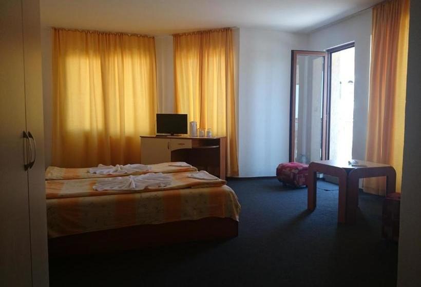 پانسیون Family Hotel Friends