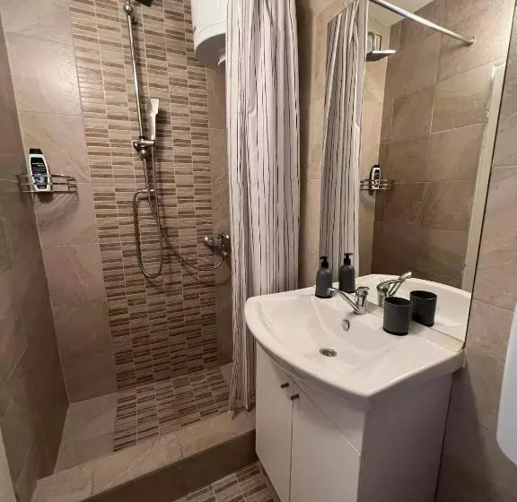 پانسیون Guest House Time Out
