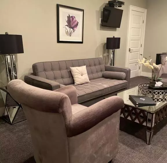 Retkeilymaja Culpeper Center Suites