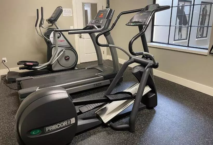 Retkeilymaja Culpeper Center Suites