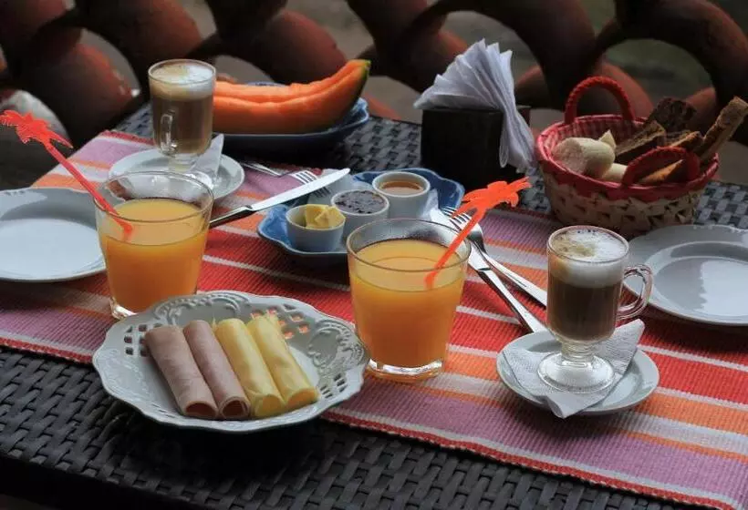 Retkeilymaja Santoral Restaurante Y Posada Pet Friendly