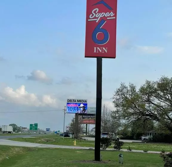 Retkeilymaja Super 6 Inn